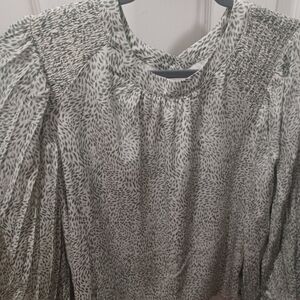 Pleated sleeve green blouse